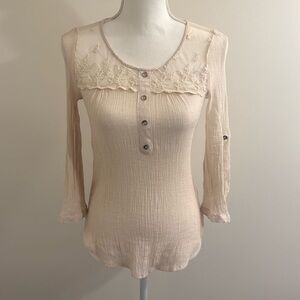 Mine Gauzy Lace Cream Long Button Sleeve Embroidered Top Women’s Size Small